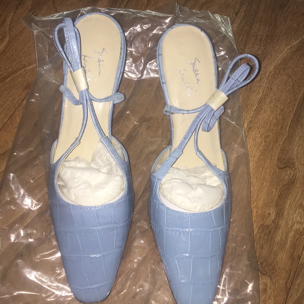 Light Blue Around the Ankle 👠